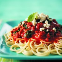 Spaghettinis au thon, aux olives et aux câpres