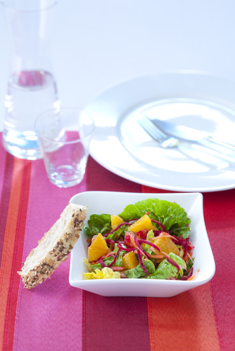 Salade d&rsquo;épinards aux betteraves et aux clémentines