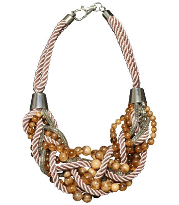 Collier de câbles, de perles et de métal entrelacés