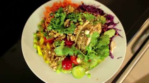 Salade-repas printanière