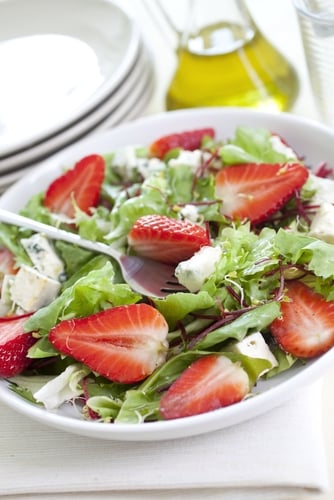 Salade de fraises et laitues