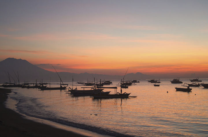Bali: le soleil se lève sur Sanur