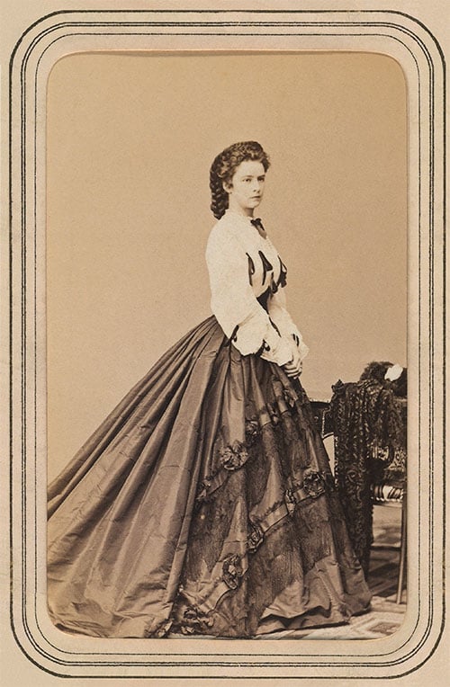 Crédit photo : Alinari via Getty Images (Portrait d’Elizabeth of Wittelsbach, Imprératrice d’Autriche et Reine d’Hongrie)