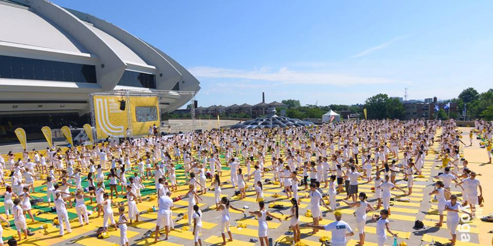 Une image de l'édition 2013 de la White Yoga Session de Lolë.