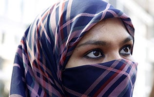 «Je suis une électrice musulmane et j’en ai marre d’entendre parler du niqab!»