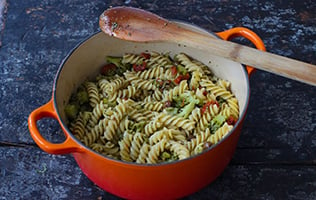 One pot pasta aux brocolis et tomates séchées