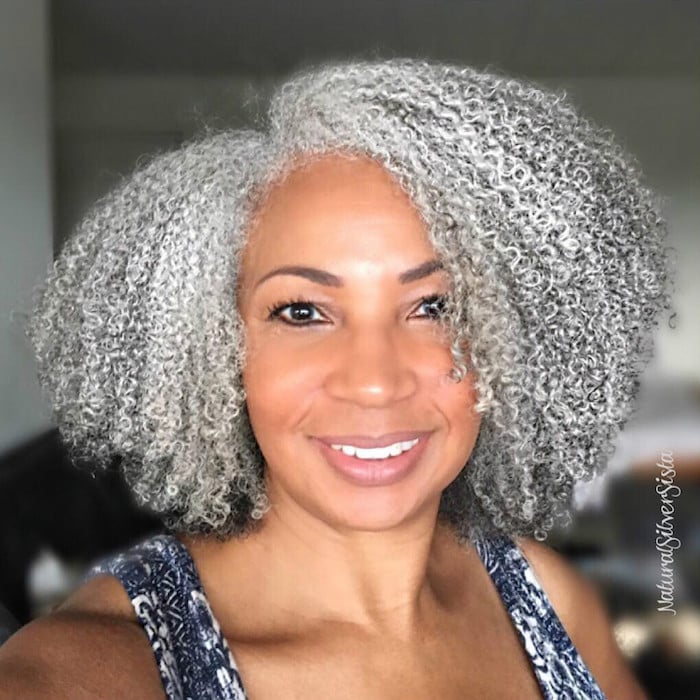 Beauté: 56 raisons de passer aux cheveux gris