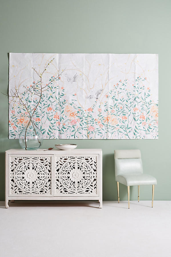 <h1>Tapisserie</h1>
<p><a href="https://www.anthropologie.com/fr-ca/shop/wicklow-tapestry?category=decor-art&color=098" target="_blank">Anthropologie</a>, 168$</p>
