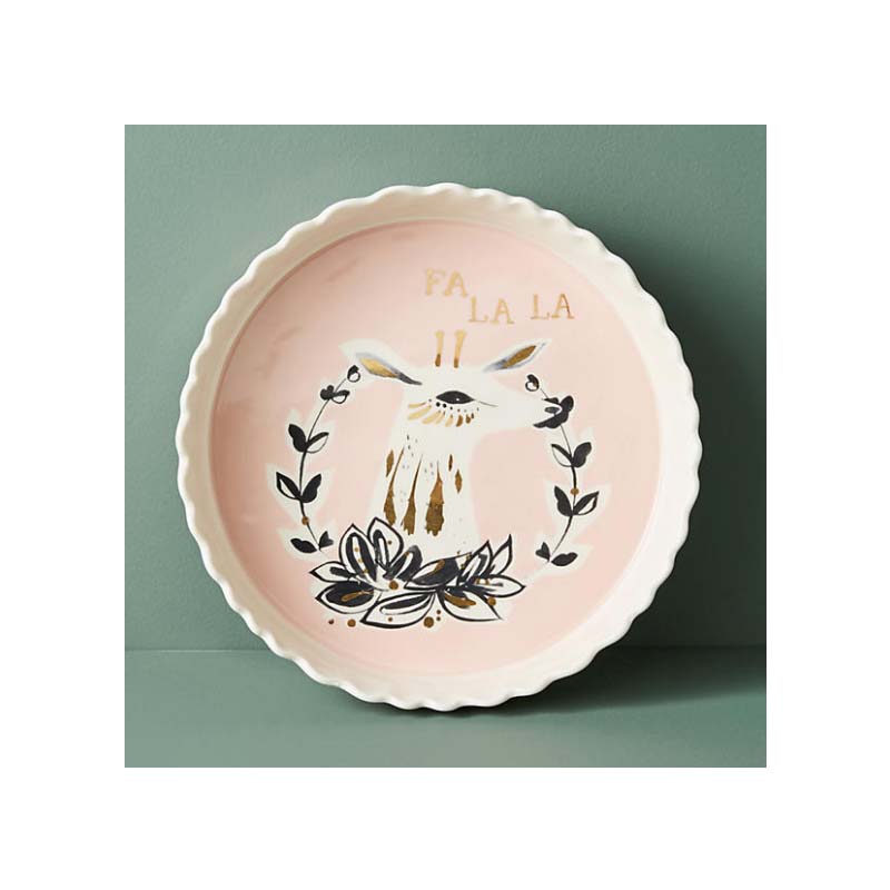 <h2>Moule à tarte, <a href="https://www.anthropologie.com/fr-ca/shop/lhiver-pie-dish?category=kitchen-mixing-bowls-dishes&color=066" target="_blank">Anthropologie</a>, 32 $</h2>
