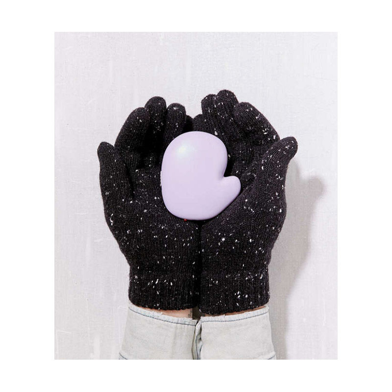 <p>Chauffe-mains USB Baby It’s Cold Outside, <a href="https://www.urbanoutfitters.com/fr-ca/shop/baby-its-cold-outside-usb-hand-warmer2?category=cell-phone-accessories&color=053">Urban Outfitters</a>, 24 $</p>
