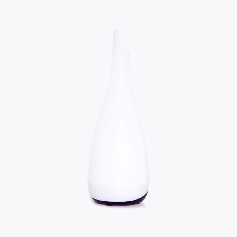 <p>Diffuseur électrique Vaze, <a href="https://maisonlavande.ca/fr/catalogsearch/result/?q=diffuseur" target="_blank">Maison Lavande</a>, 74,95 $</p>
