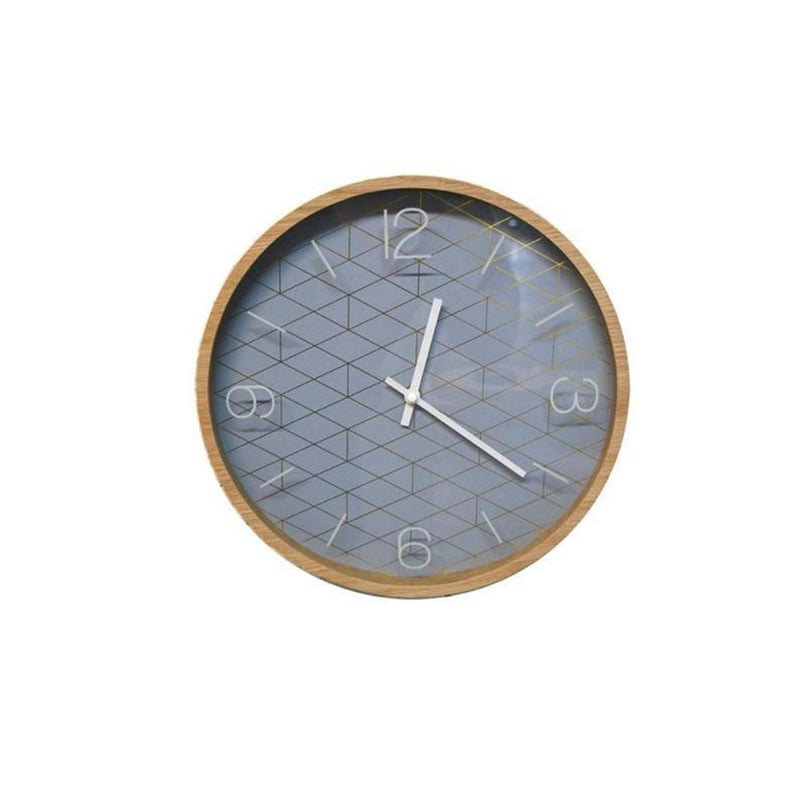 <p>Horloge gris, or, blanc et naturel, <a href="https://www.zonemaison.com/deco/horloges/15716-GRIS" target="_blank">Zone</a>, 32 $</p>
