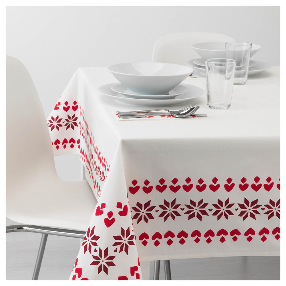 <h2><a href="http://www.ikea.com/ca/fr/catalog/products/00361431/" target="_blank">Nappe</a>, 24,99 $</h2>
