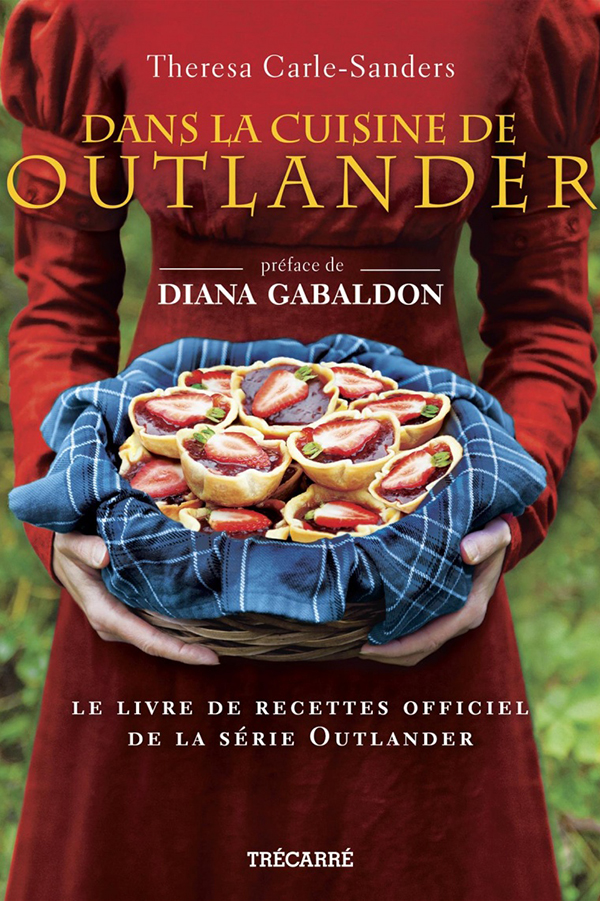 <h2><strong><em>Dans la cuisine de Outlander</em>, Theresa Carle-Sanders, Trécarré</strong></h2>
<p>Les amateurs des romans et de la série <em>Outlander</em> seront ravis de retrouver plus de 100 recettes inspirées de ce récit. Chacune est précédée d’un passage du roman où apparaît le plat correspondant.</p>
