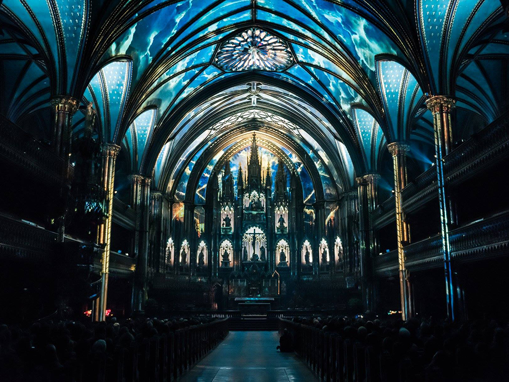 <h2><em>Aura </em></h2>
<p>Le temps des fêtes est tout indiqué pour assister à ce spectacle multimédia exceptionnel, signé Moment Factory, à la basilique Notre-Dame. Dans un premier temps, on explore les œuvres de l’église, spécialement mises en valeur, et on assiste ensuite à une impressionnante projection immersive. Réservation requise.</p>
<p>Du mardi au samedi</p>
<p>Basilique Notre-Dame, Montréal</p>
<p>Billets:  24,50 $ par adulte et 14,80 $ par enfant</p>
<p><a href="http://www.aurabasiliquemontreal.com/#experience" target="_blank" rel="noopener">aurabasiliquenotredame.com</a></p>
