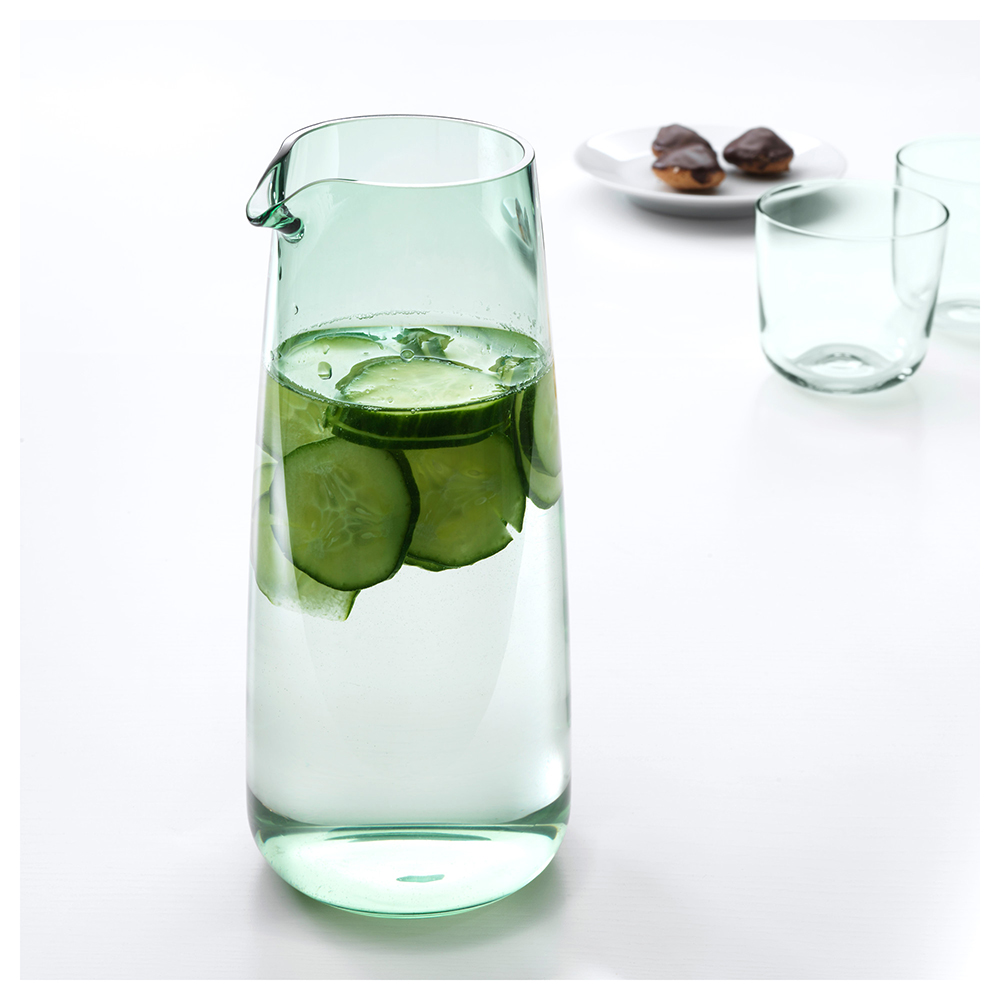 <h2><a href="http://www.ikea.com/ca/fr/catalog/products/40327727/" target="_blank" rel="noopener">Carafe</a></h2>
<p>INTAGANDE<br />
7,99$</p>
