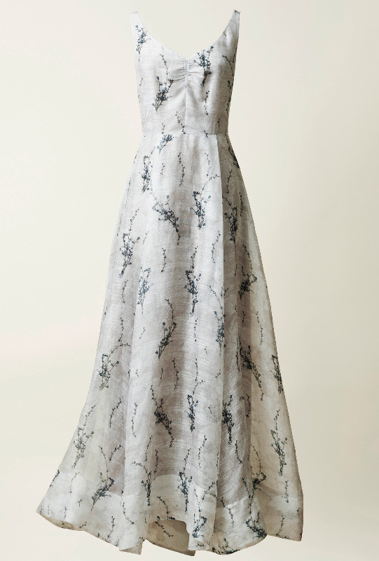 <p>Cette robe délicatement imprimée sera parfaite pour un party estival.</p>
<p>Robe, <a href="http://www2.hm.com/fr_ca/productpage.0613541001.html" target="_blank" rel="noopener">H&M Conscious Exclusive</a>, 199 $<br />
*Lin bio</p>
