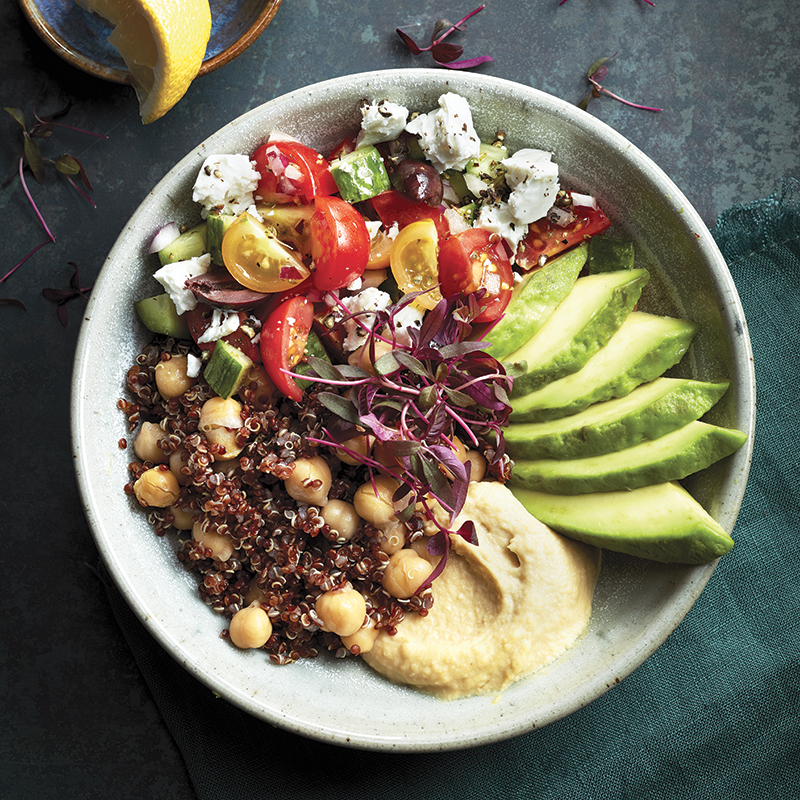 Bol de quinoa à la méditerranéenne