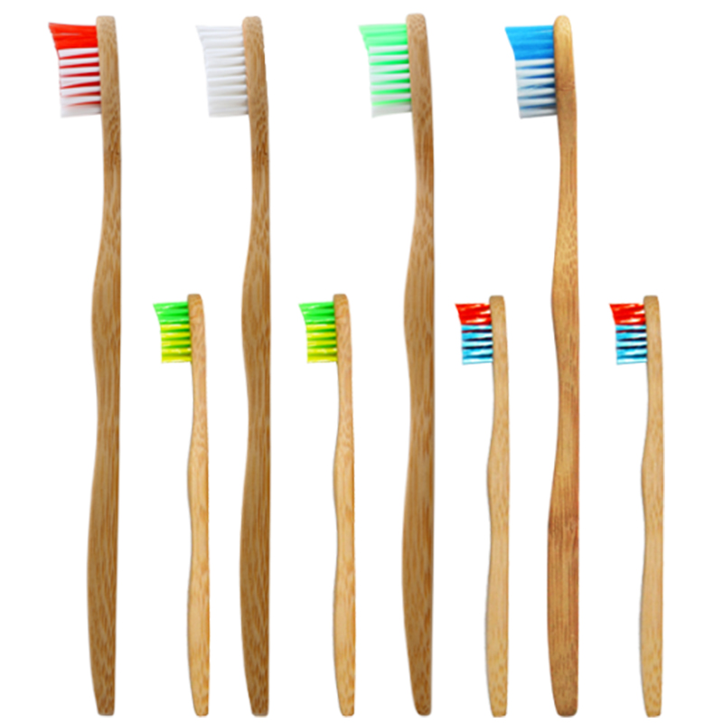 <p>Brosses à dents biodégradables en bambou, <a href="https://olabamboo.com/product/paquet-familial/" target="_blank" rel="noopener">OLA Bamboo</a>, 29,99 $ le paquet familial de huit</p>
