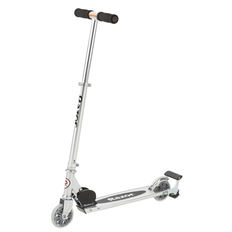 <p>Trottinette Razor, <a href="https://www.canadiantire.ca/fr/pdp/razor-a-scooter-0847058p.html#srp" target="_blank" rel="noopener">Canadian Tire</a>, 59,99 $</p>

