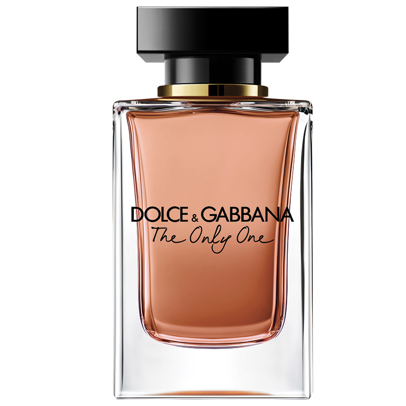 <p><strong>Dolce&Gabbana: </strong><strong>The Only One</strong></p>
<p>Le sens de la théâtralité à l’italienne est bien présent dans ce luxueux parfum de Dolce&Gabbana. Tout un paradoxe olfactif, où la fraîcheur pétillante de la bergamote est relayée par des accords de chauds grains de café et de doux iris, pour virer enfin vers les notes orientales de patchouli et de vanille. <em>Ma che bello</em> <em>!</em></p>
<p>Eau de parfum The Only One,<a href="http://www.dolcegabbana.fr/beauty/?_ga=2.136457904.1865025384.1544457373-643781111.1544457373" target="_blank" rel="noopener"> Dolce&Gabbana</a>, 145 $ les 100 ml</p>
