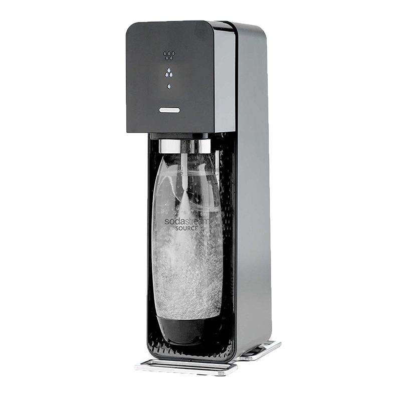 <p>Machine à eau gazeuse SodaStream, <a href="https://www.staples.ca/fr/SodaStreamMD-Trousse-de-d%C3%A9marrage-Source-noir/product_170151_1-CA_2_20001" target="_blank" rel="noopener">Bureau en Gros</a>, 149,99 $</p>
