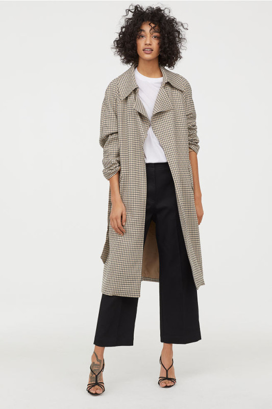 <p>Trench,<a href="https://www2.hm.com/fr_ca/productpage.0716045002.html" target="_blank" rel="noopener"> H&M</a>, 99 $</p>
