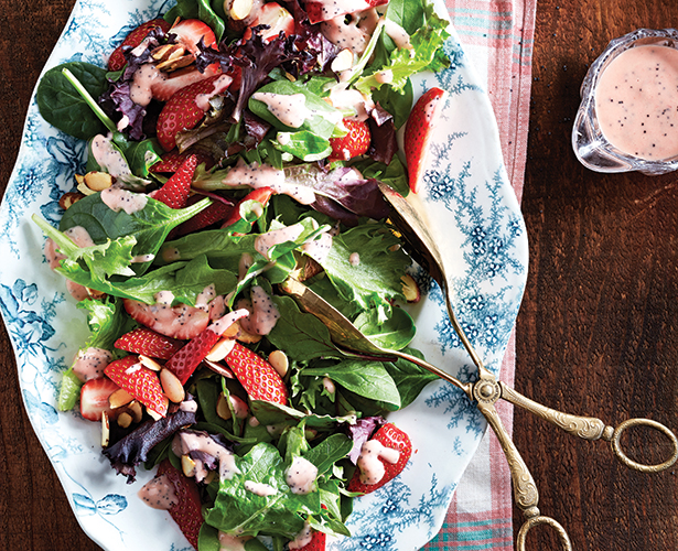 Salade d’été et vinaigrette à la rhubarbe