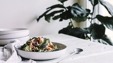 Salade de brocoli cru et de noix