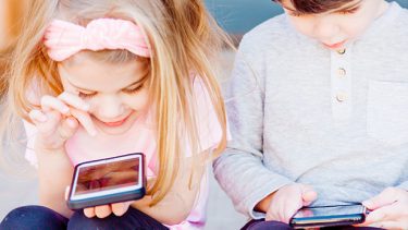 Comment aider ses enfants à gérer leur temps d'écran