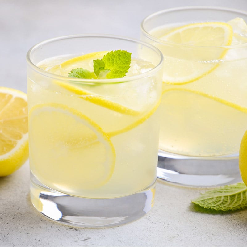 Cocktail au chardonnay et au citron